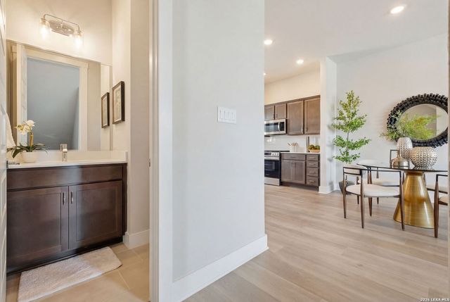 7924 Kennedy Hl Unit 2, San Antonio, TX 78235