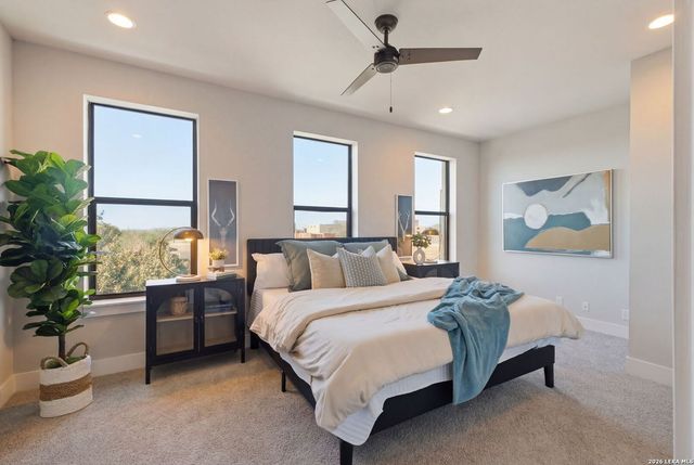 7924 Kennedy Hl Unit 2, San Antonio, TX 78235