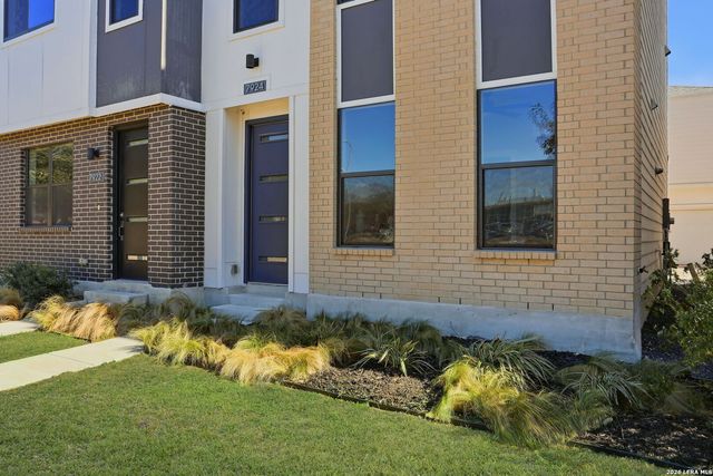 7924 Kennedy Hl Unit 2, San Antonio, TX 78235