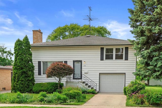 2712 Lincoln ROAD, Kenosha, WI 53143