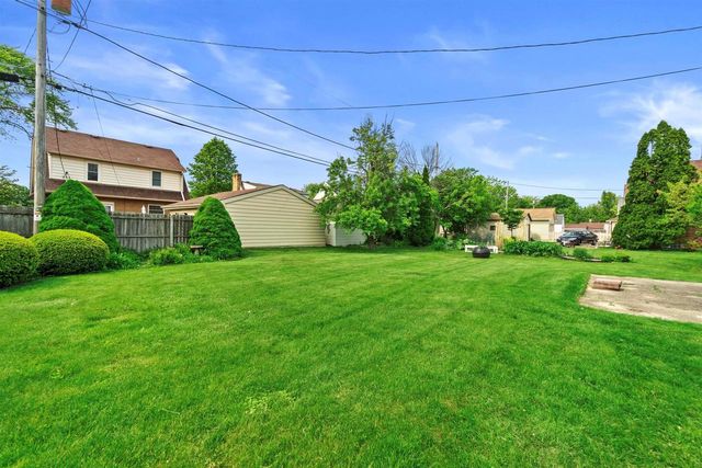 2712 Lincoln ROAD, Kenosha, WI 53143