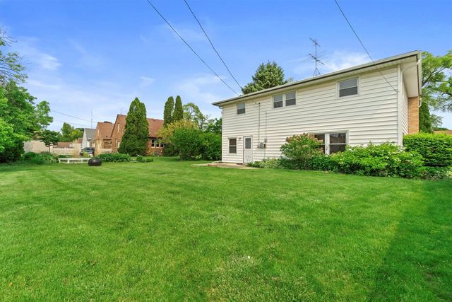 2712 Lincoln ROAD, Kenosha, WI 53143