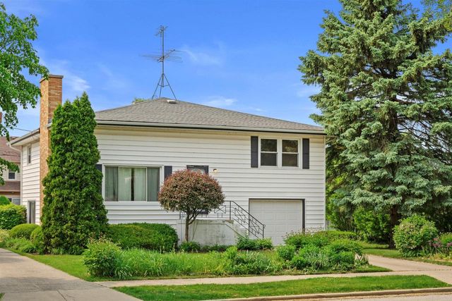 2712 Lincoln ROAD, Kenosha, WI 53143