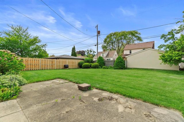 2712 Lincoln ROAD, Kenosha, WI 53143