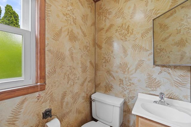 2712 Lincoln ROAD, Kenosha, WI 53143