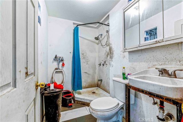 1855 E 62nd, Los Angeles, CA 90001