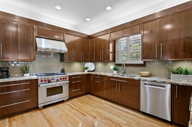 811 S ROME AVENUE, Tampa, FL 33606