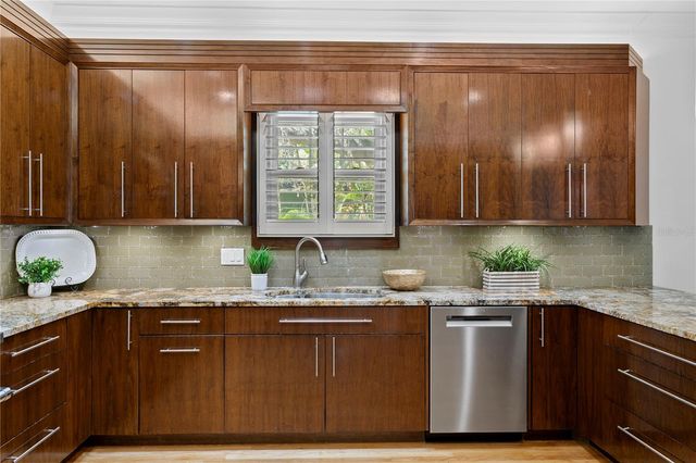 811 S ROME AVENUE, Tampa, FL 33606