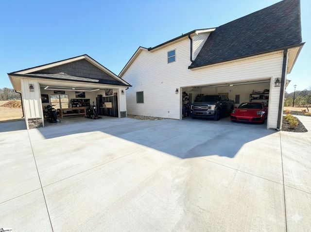 106 Old Glory Court, Pickens, SC 29671