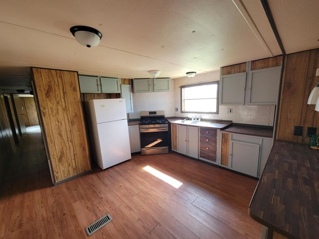 1101 CLARK Avenue, Estancia, NM 87016