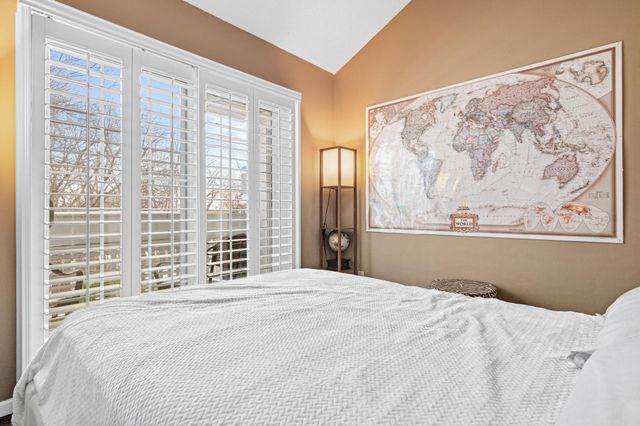 15605 24th Avenue N D, Plymouth, MN 55447