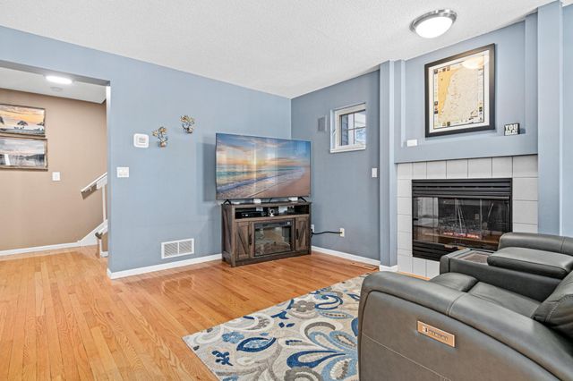 15605 24th Avenue N D, Plymouth, MN 55447