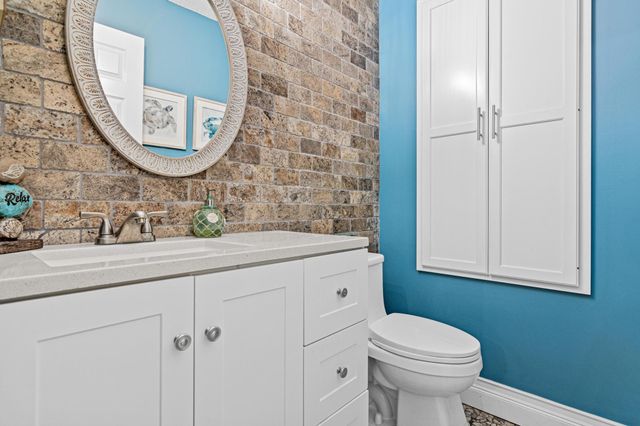 15605 24th Avenue N D, Plymouth, MN 55447