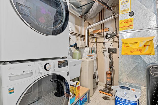 15605 24th Avenue N D, Plymouth, MN 55447