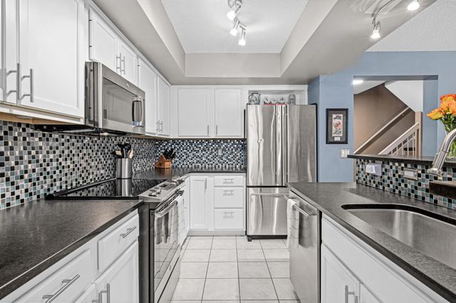 15605 24th Avenue N D, Plymouth, MN 55447