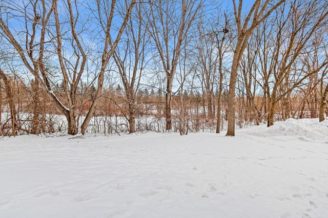 15605 24th Avenue N D, Plymouth, MN 55447