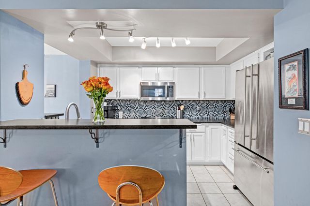 15605 24th Avenue N D, Plymouth, MN 55447