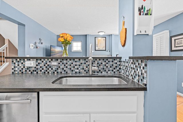 15605 24th Avenue N D, Plymouth, MN 55447