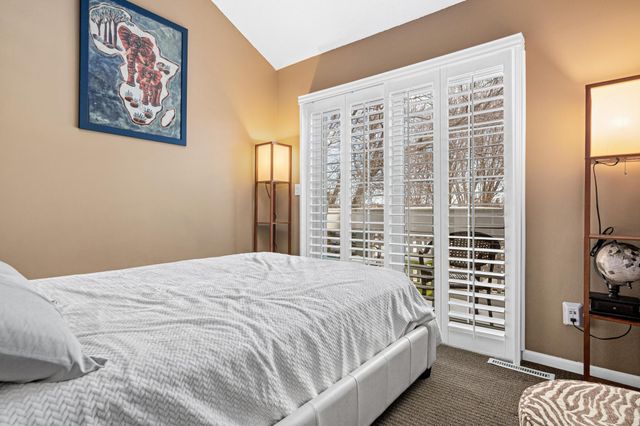 15605 24th Avenue N D, Plymouth, MN 55447