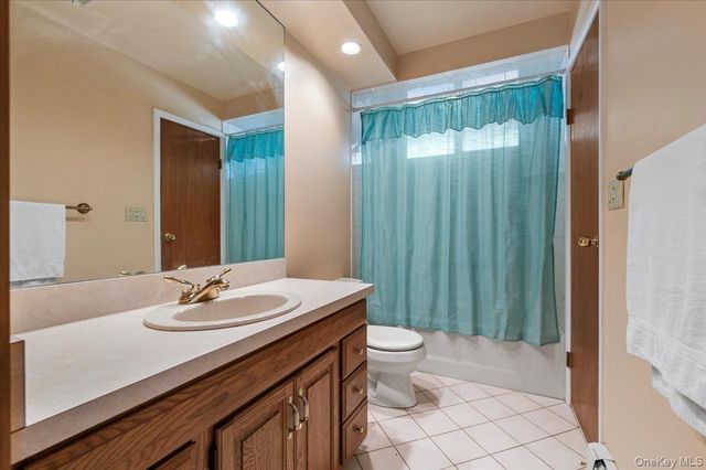 53 Beaumont Drive, Plainview, NY 11803