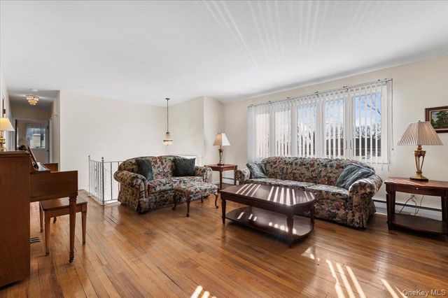 53 Beaumont Drive, Plainview, NY 11803