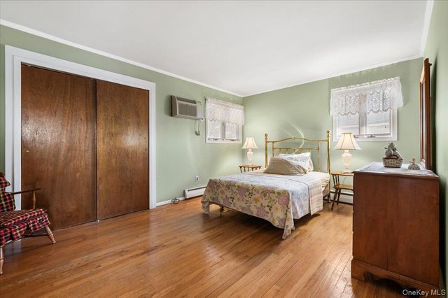 53 Beaumont Drive, Plainview, NY 11803