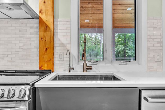 295 Wysong Mill CIR, Hardy, VA 24101
