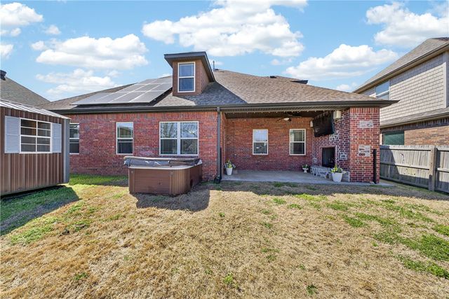 1008 Vista Bell Drive, Cave Springs, AR 72718