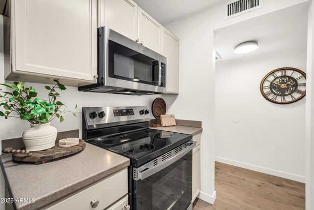 7550 N 12TH Street 124, Phoenix, AZ 85020