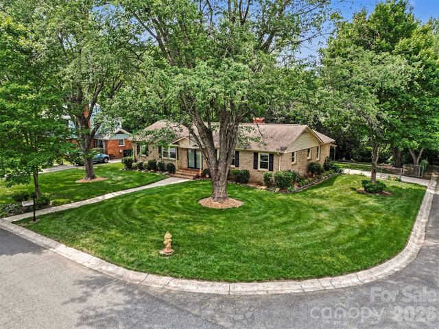 2143 Knickerbocker Drive, Charlotte, NC 28212
