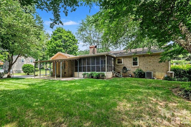 2143 Knickerbocker Drive, Charlotte, NC 28212
