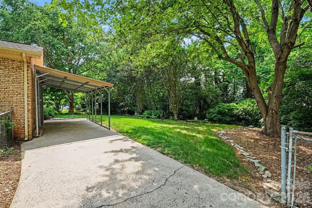 2143 Knickerbocker Drive, Charlotte, NC 28212