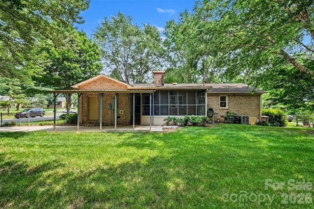 2143 Knickerbocker Drive, Charlotte, NC 28212