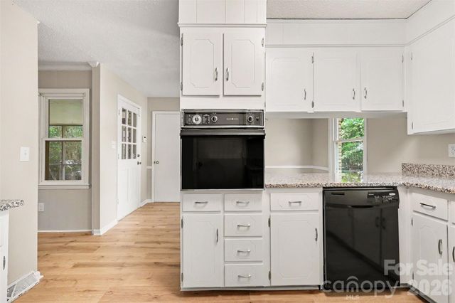 2143 Knickerbocker Drive, Charlotte, NC 28212