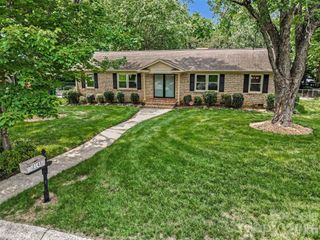 2143 Knickerbocker Drive, Charlotte, NC 28212