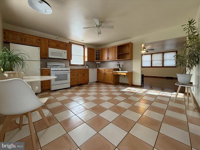 1834 & 1836 OLD LANCASTER PIKE, Reading, PA 19608