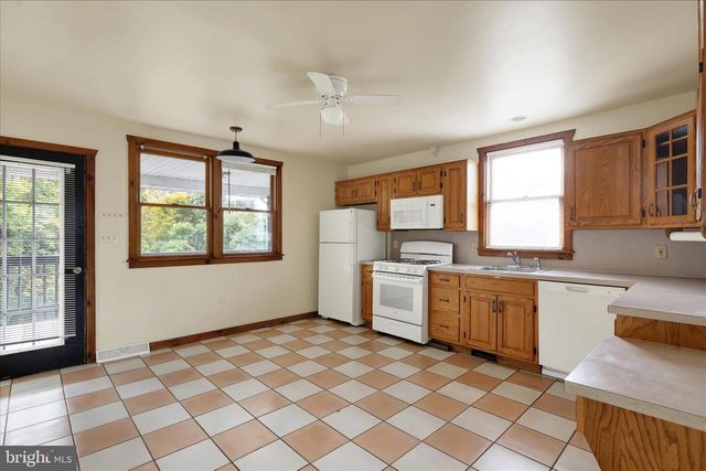 1834 & 1836 OLD LANCASTER PIKE, Reading, PA 19608