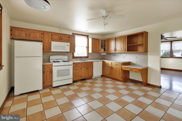 1834 & 1836 OLD LANCASTER PIKE, Reading, PA 19608