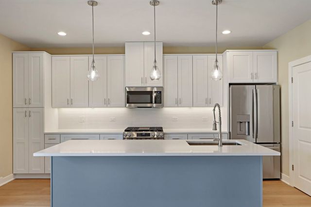 160 Washington Street 160, Barrington, IL 60010