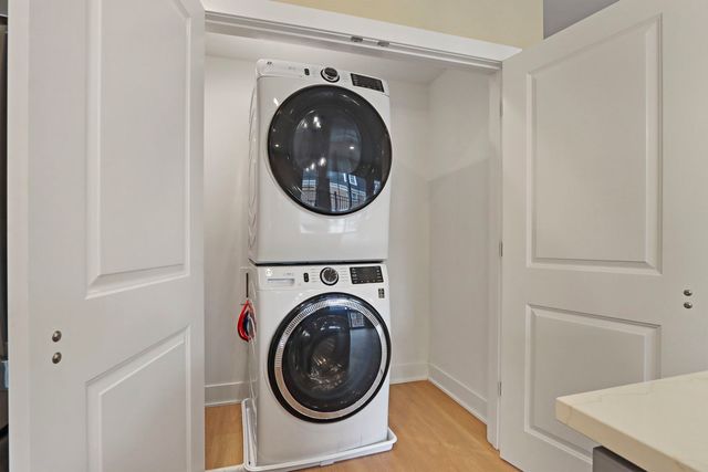 160 Washington Street 160, Barrington, IL 60010