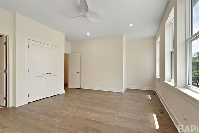 160 Washington Street 160, Barrington, IL 60010