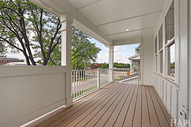 160 Washington Street 160, Barrington, IL 60010