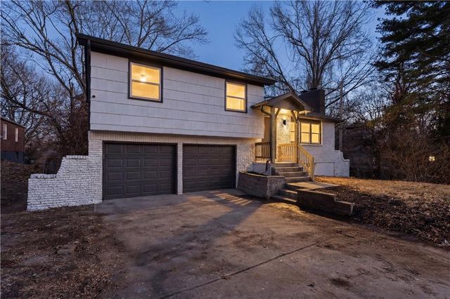 8007 Blue Ridge Boulevard, Raytown, MO 64138