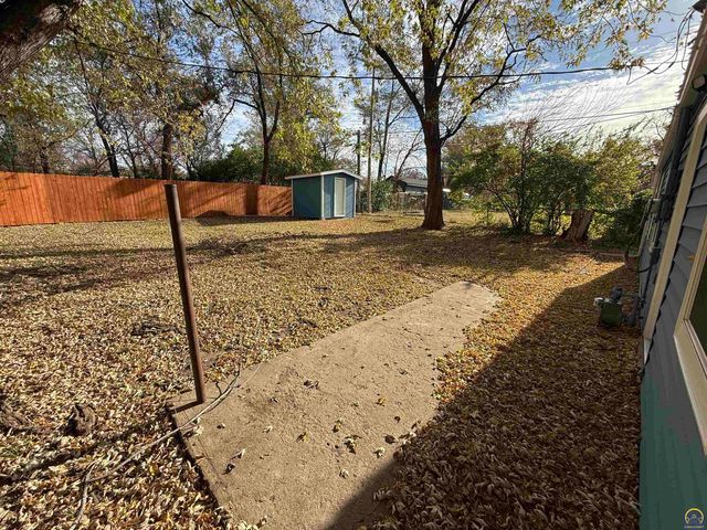 3342 SE Irvingham ST, Topeka, KS 66605