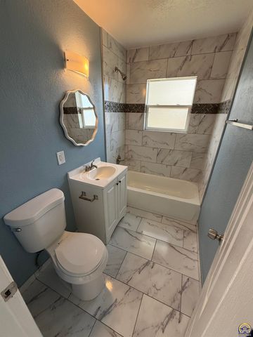 3342 SE Irvingham ST, Topeka, KS 66605