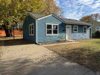 3342 SE Irvingham ST, Topeka, KS 66605