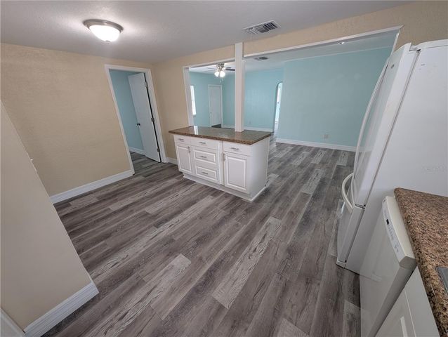 111 W GRAPEFRUIT CIRCLE, Clearwater, FL 33759