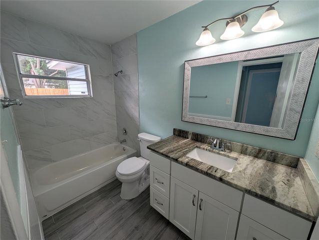 111 W GRAPEFRUIT CIRCLE, Clearwater, FL 33759