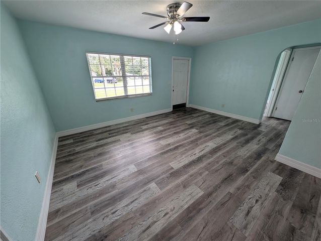 111 W GRAPEFRUIT CIRCLE, Clearwater, FL 33759