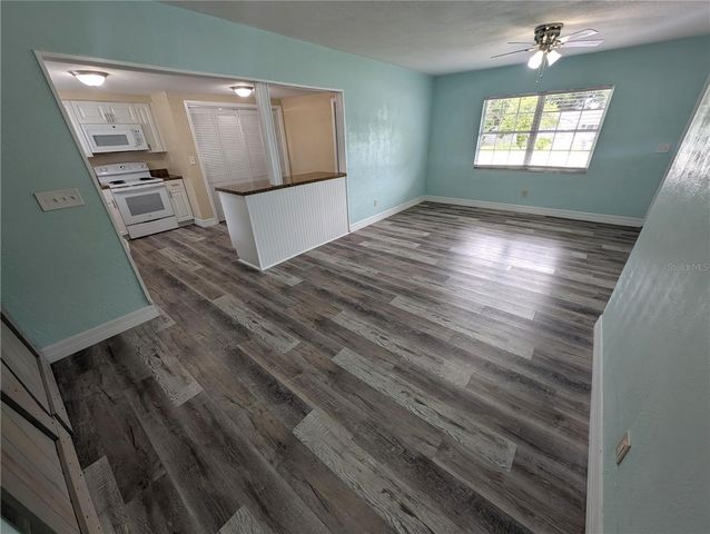 111 W GRAPEFRUIT CIRCLE, Clearwater, FL 33759